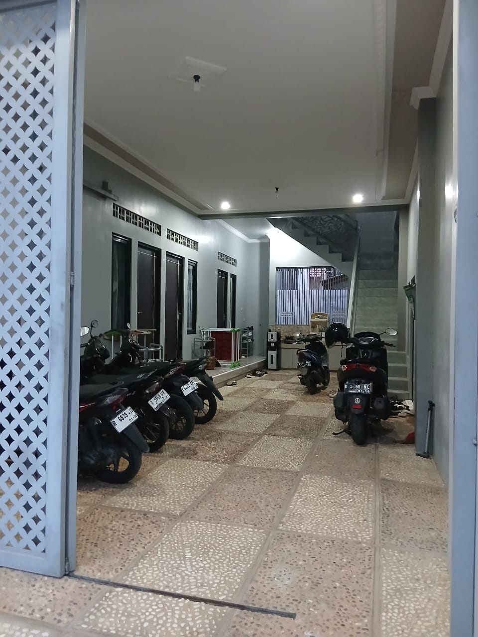 Area Parkir - Depan